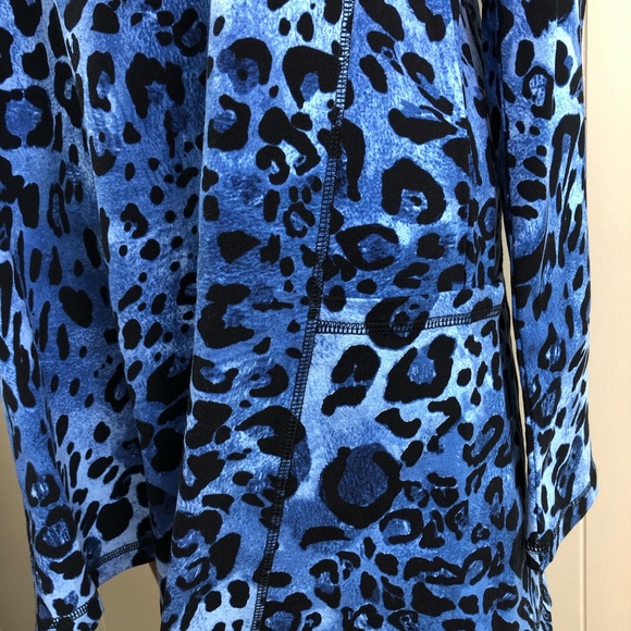 Susan Graver Weekend blue and black cheetah print tunic - Picture 2 of 6